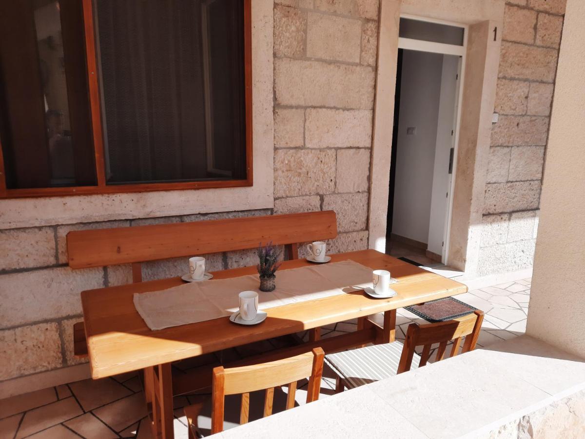 Apartments Villa Beba 코미자 외부 사진