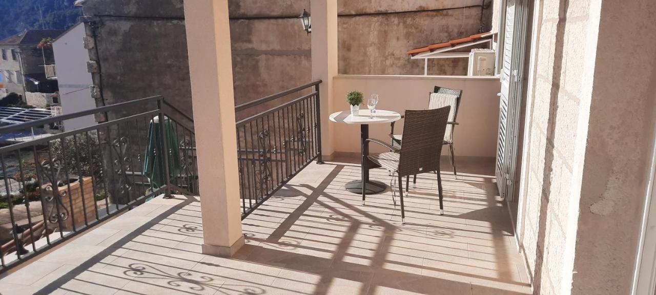 Apartments Villa Beba 코미자 외부 사진