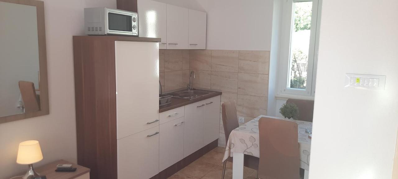 Apartments Villa Beba 코미자 외부 사진