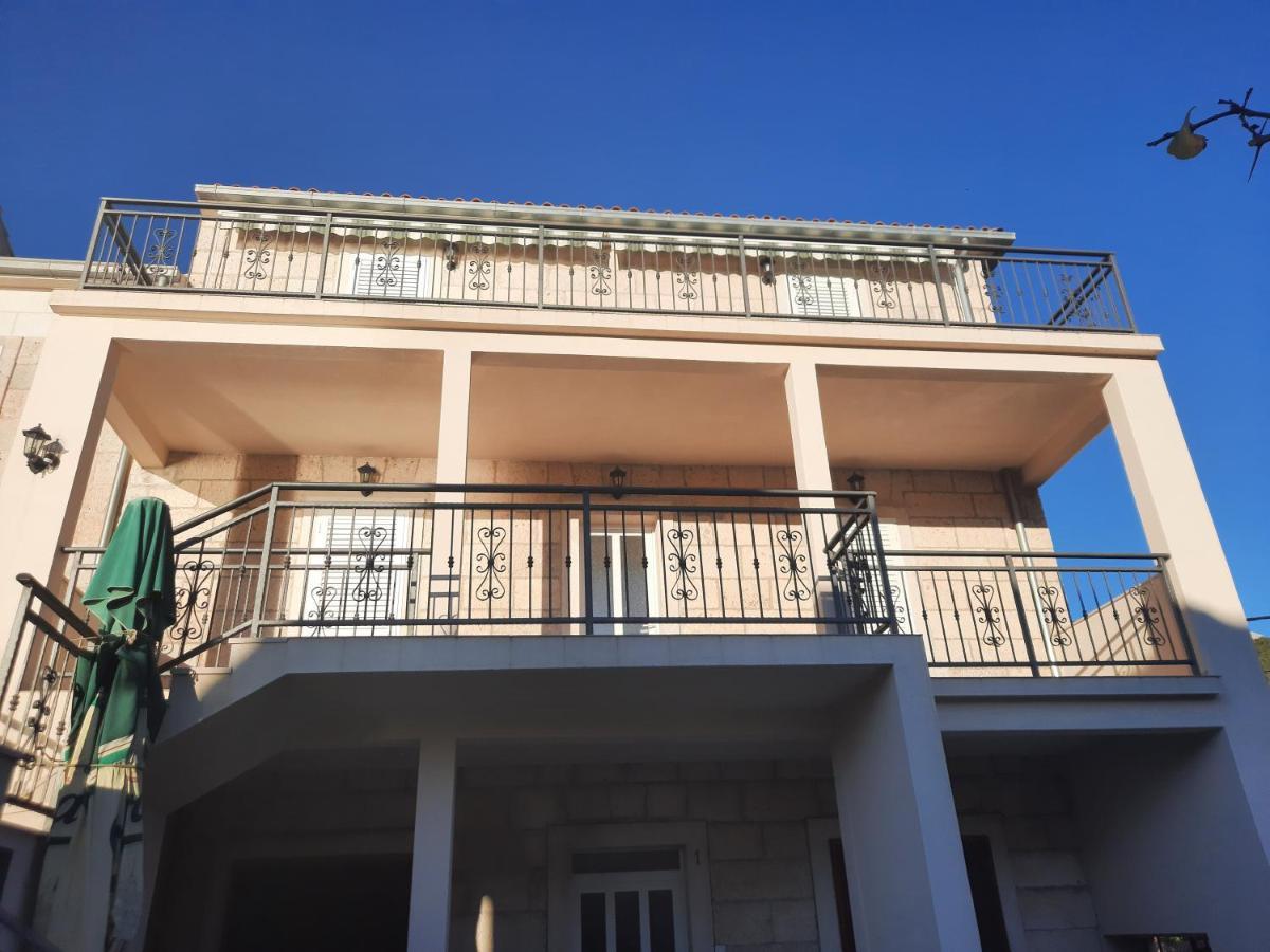 Apartments Villa Beba 코미자 외부 사진