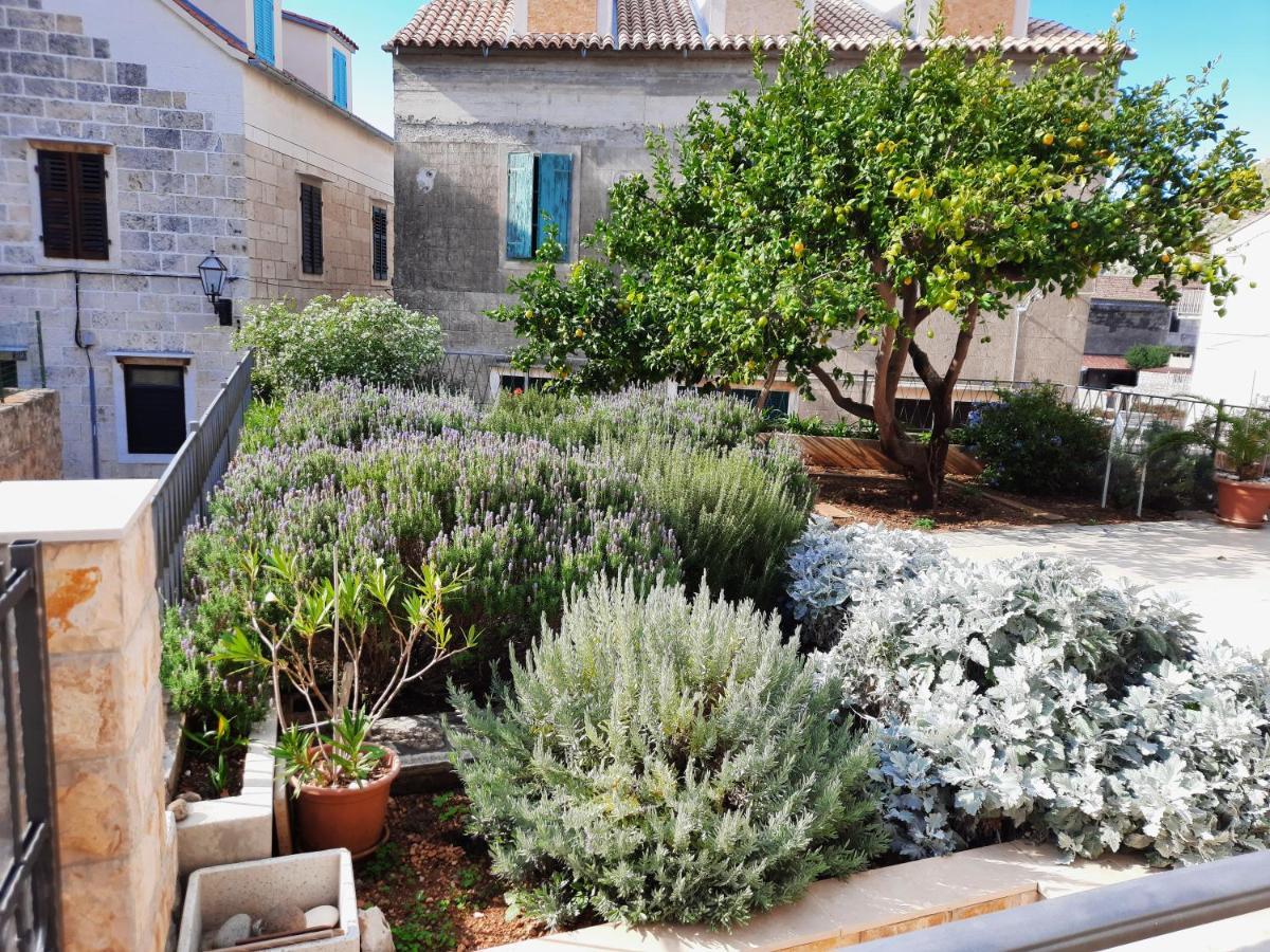 Apartments Villa Beba 코미자 외부 사진